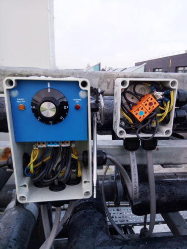 Trace heating controller installation